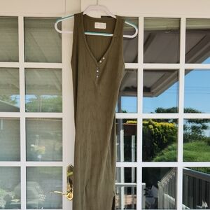 Banana Republic Green Sleeveless V-Neck Sheath Maxi